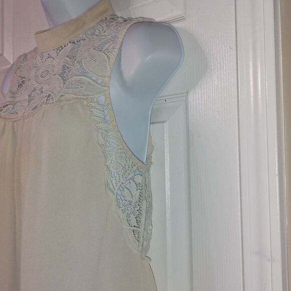 She + Sky ivory with white lace open back blouse Sz S - Picture 4 of 8